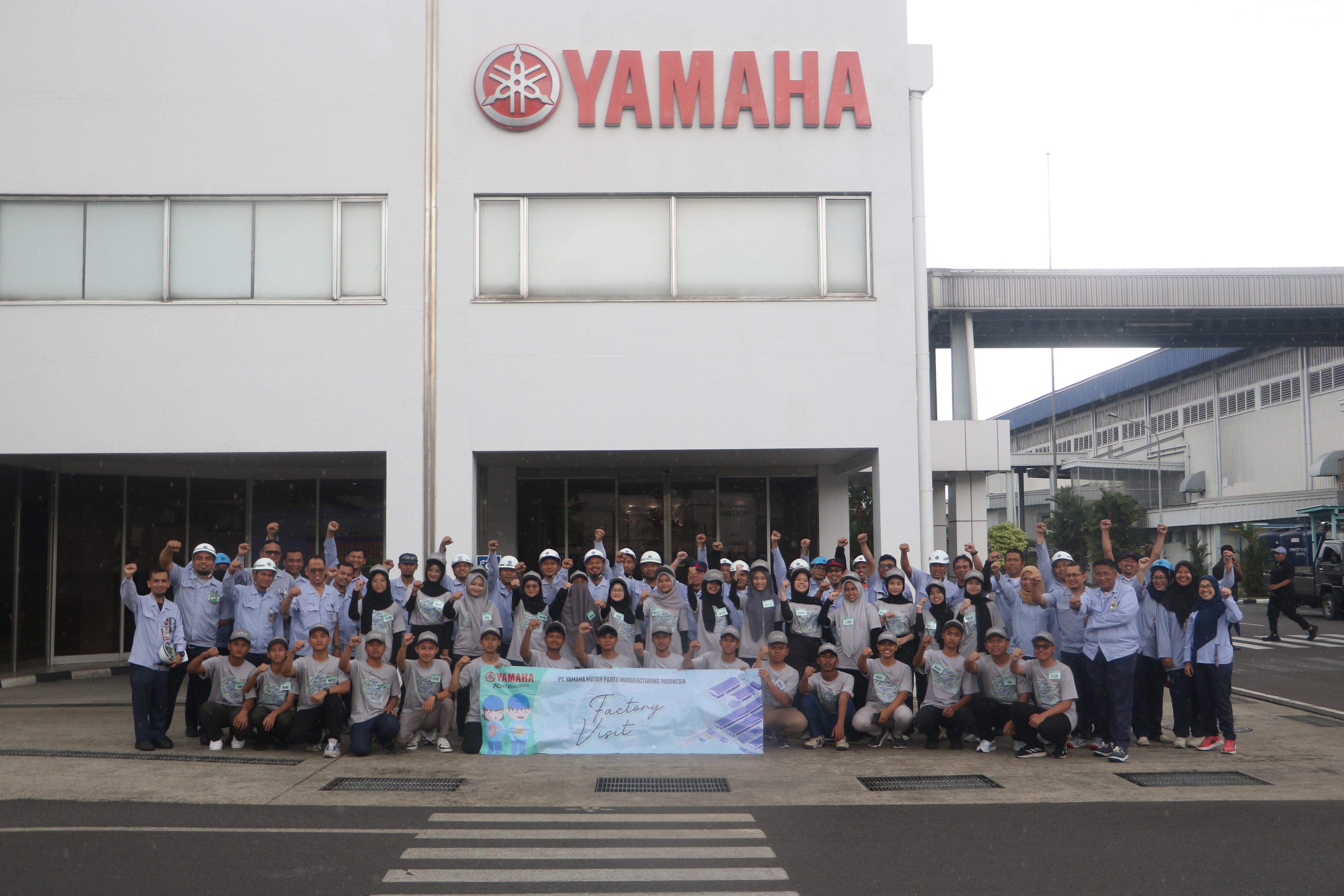 Factory Visit Anak-Anak Karyawan